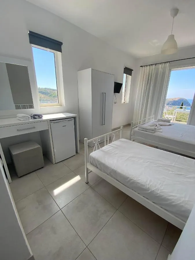 Penelope & Michael Rooms Himarë 0*,