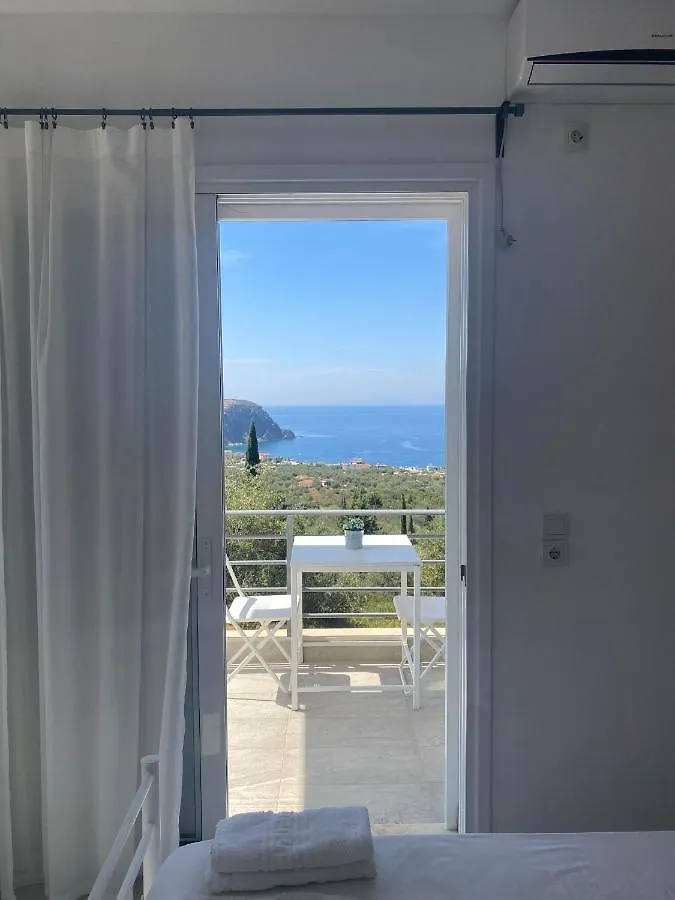 Penelope & Michael Rooms Himarë 0*,